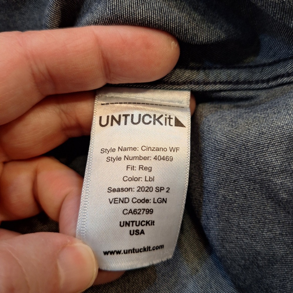 UNTUCKit Button Up Shirt Mens Med Blue Cinzano WF Wrinkle Free Regular Fit Denim - Picture 7 of 7